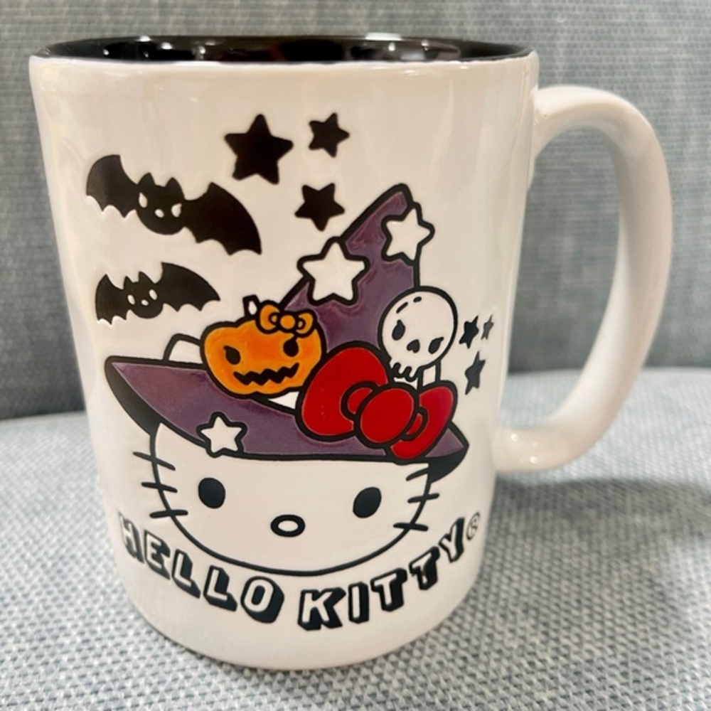 HELLO KITTY Halloween Witch 🧙🏻‍♀️🐈‍⬛🎃 Halloween Coffee Mug NEW